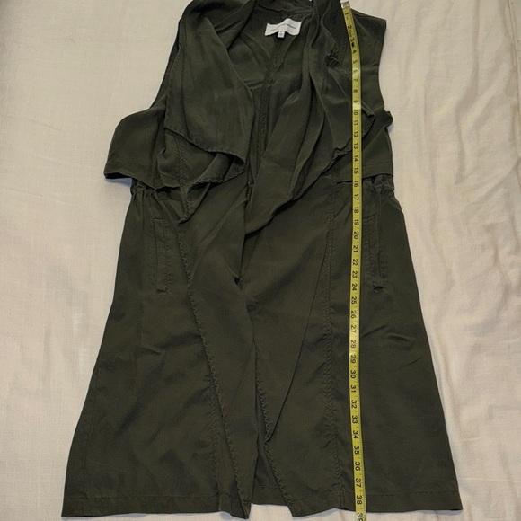 🧥 EUC Women’s Cupcakes and Cashmere Filmore Drape Front Vest – Size L - Picture 5 of 13